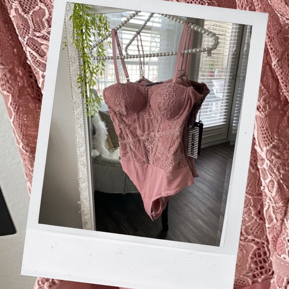 Meet Your Posher/Buyer - Picture 15 of 16